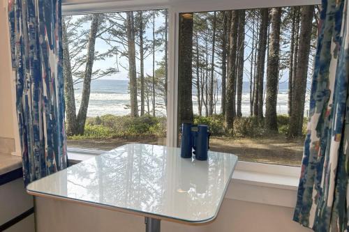 Yachats Apartamento | Ocean Front, Cottage at Oregon House, Stairs to the Beach!