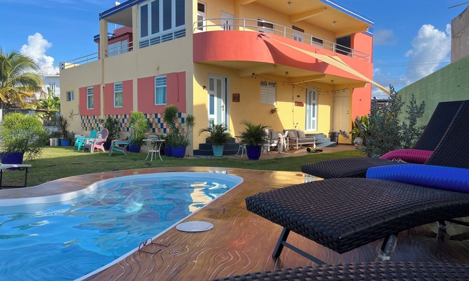 Jarealito Casa | Ocean front home with 3 suites, salt water pool, gated and Wifi.