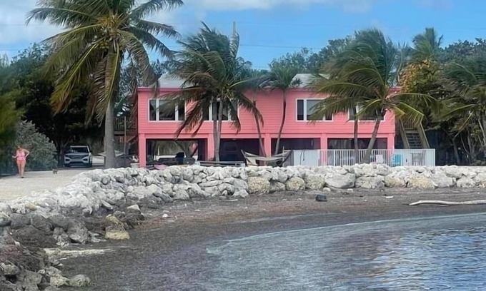 Marathon Casa | Ocean front house. Quiet retreat on the Atlantic. Pool, kayaks, and a firepit!
