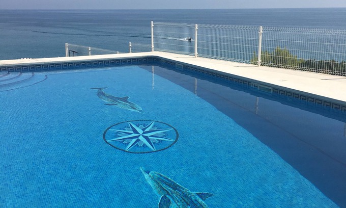 Calafat Villa | Frente al mar Gran Villa de lujo con piscina.