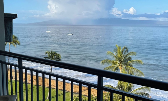Lahaina Complejo | OCEAN FRONT LUXURY-SOUTH-1 BEDROOM-FULL RESORT ACCESS-SLEEPS 4-ONLY 3-2 - 3-8-25