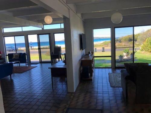 Bawley Point Casa | Ocean Front on Malibu