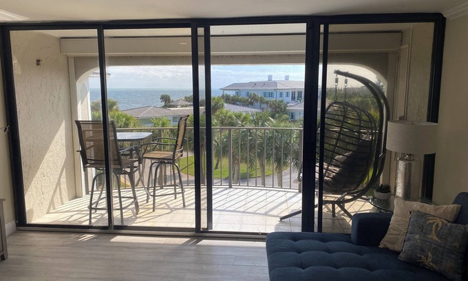 Indian River Shores Condominio | Ocean Front Condo - Just Renovated & Furnished with pool Pickle ball & Tennis