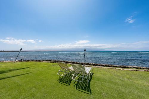 Wailuku Casa | Ocean Front with Mountain Views and Central AC