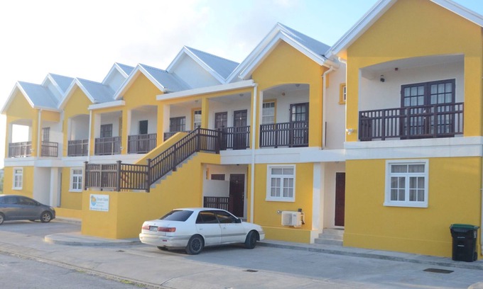 Inch Marlowe Casa | Ocean Gaze - Luxury Townhouse - Includes 2 Ensuites