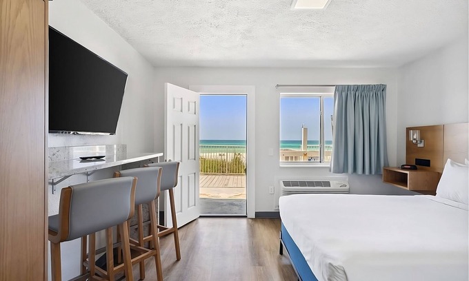 Laguna Beach Estates Casa | Ocean/Gulf View Beach Walkup Deluxe Suite at Sugar Sands Hotel, 2 Units