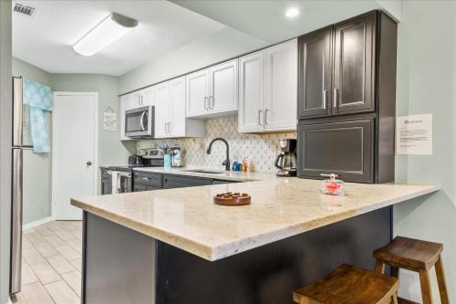 Butler Beach Casa | Ocean Hibiscus - Oceanfront Resort