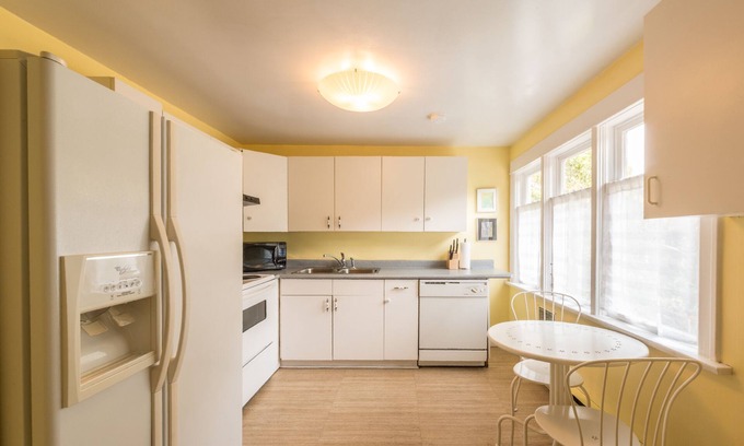 James Bay Apartamento | Ocean Island Garden Suites