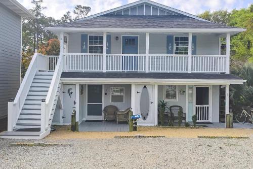 Ocean Isle Beach Apartamento | Ocean Isle Beach Studio with Patio - 1 Mi to Pier!