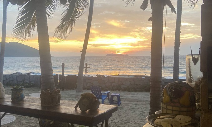 Barra de Potosí Cama Y Desayuno | Ocean Lover's Paradise - Garden Room 3