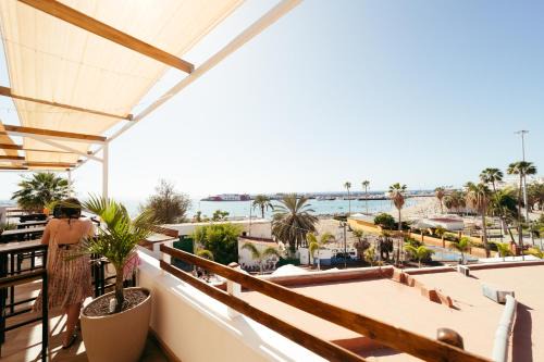 Los Cristianos Hostal | Ocean Nomads Coworking