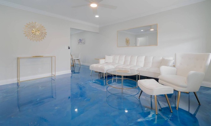 Poiciana Park II Casa | Ocean Oasis Apt B, Downtown, Beach, Dog Friendly, Shops