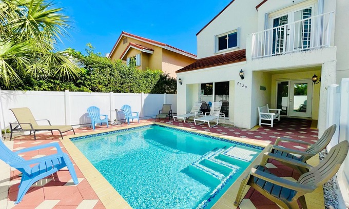 Lauderdale Beach Casa | Ocean Oasis-Steps away from the Beach, Pool, Downtown