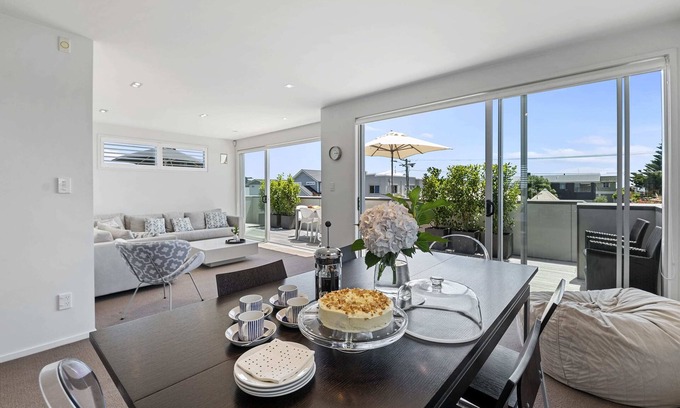 Mount Maunganui Casa | Ocean Palms - Immaculate with fully fenced garden