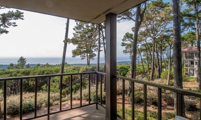 Monterey Condominio | Ocean Pines # 28 - Pebble Beach Condo - Oceanview Luxury