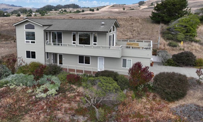 Bodega Bay Casa | Ocean Ranch - Coastal home steps from beach!