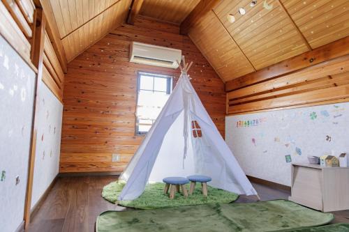 Shirahamacho Shirahama Apartamento | ocean resort mint オーシャンビューを満喫!かわいい三角屋根の三階建て貸切別荘 南房総白浜