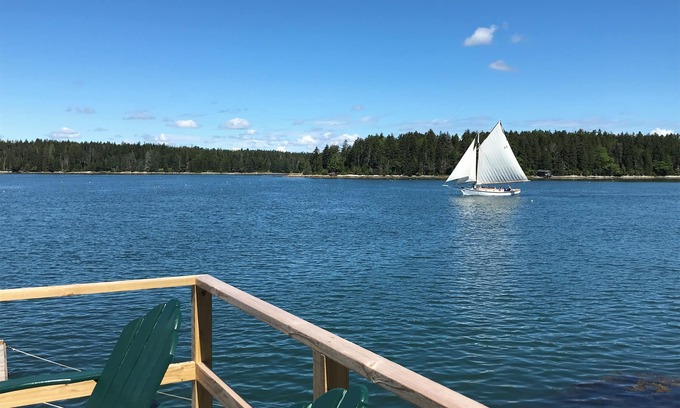 Friendship Cabaña | Ocean's Edge Cottage w/beautiful views of midcoast Maine for 2.