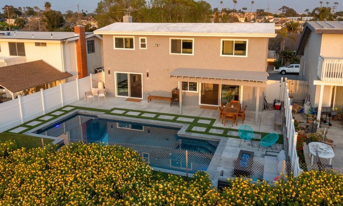 Westside Costa Mesa Casa | Ocean's Edge