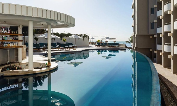 Ildefonso Green Apartamento | Ocean side 2 Bedroom Suite with balcony located in the heart of Cabo San Lucas!!