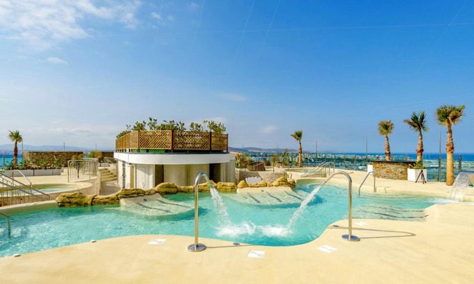 Gibraltar Apartamento | OCEAN SPA Suite 11-Hosted by Sweetstay