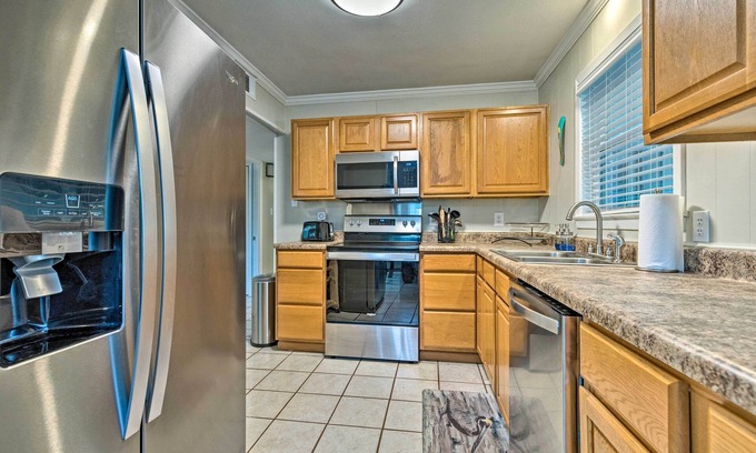 Biloxi Cabaña | Ocean Springs Getaway - Walk to Beach & Downtown!