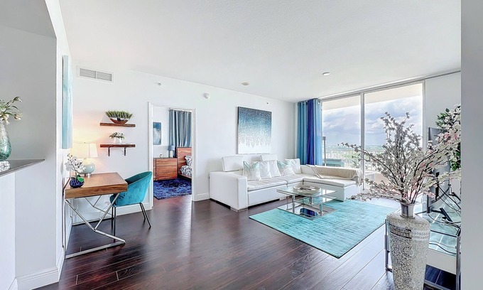 Ocean Ridge Apartamento | Ocean View 3 Bedroom Apartment in Boynton Beach, Pool, Fitness Room + More!