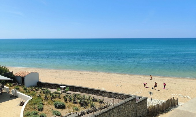 Longeville-sur-Mer Condominio | Ocean view apartment for rent for 4 people with all comforts