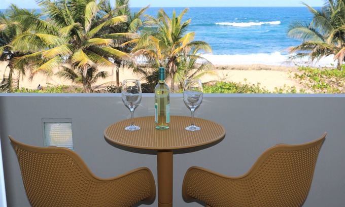 Tierras Nuevas Saliente Apartamento | Ocean View Apartament with Patio/ BBQ / WIFI, BeachFront