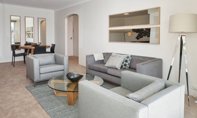 Bronte Apartamento | Apartamento con vista al mar con un paseo a la playa de Bronte