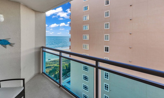 Crescent Beach Condominio | Ocean View Bahama Sands Stunning Resort