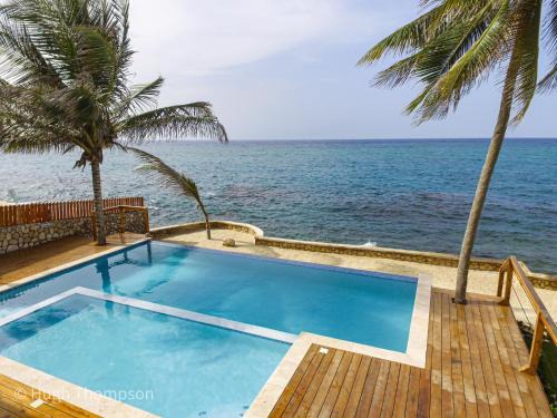 Tower Isle Apartamento | Ocean view balcony
