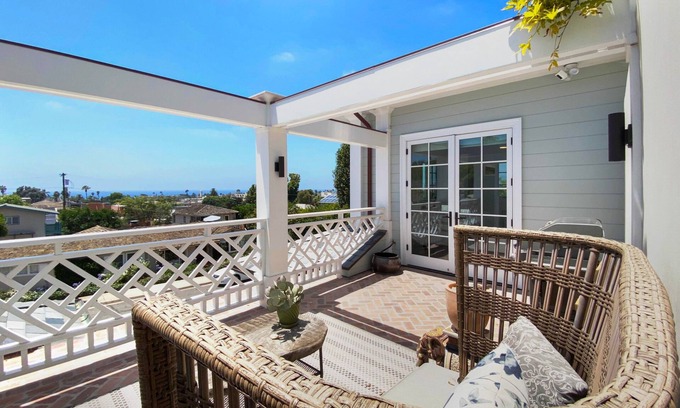 Village of La Jolla Casa | Ocean View Coastal La Jolla Luxury - AC, W/D, Patio