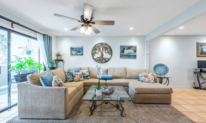 Port Hueneme Condominio | Ocean View Condo Across From The Beach Near Channel Islands, Ventura & Malibu
