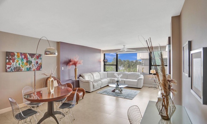 La Gorce Apartamento | Ocean View Condo / Beach Service & Pool / 618
