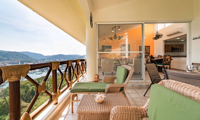 Playa Chahué Condominio | Ocean View Condo cerca de la ciudad