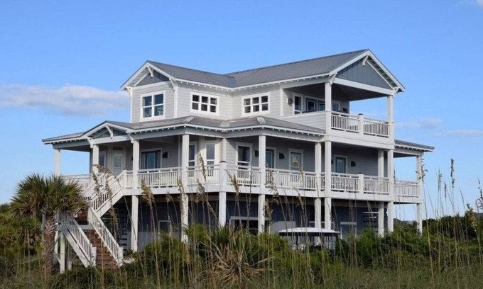Bald Head Island Casa | Ocean View - Family Friendly - Steps to Beach
