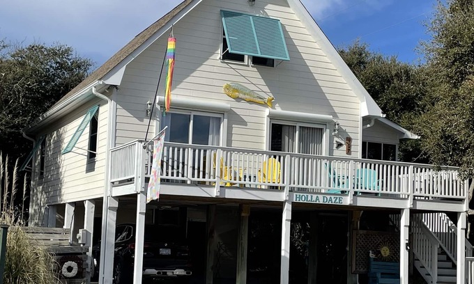 Emerald Isle Cabaña | Ocean view family cottage, just steps from the sea and close to everything.