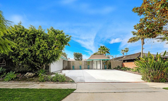 Balboa Island Casa | Ocean View Furnished Home in Newport Beach
