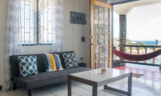 St. George's Apartamento | Carenage Panoramic Ocean View