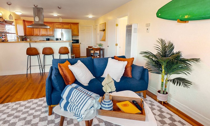 Seaside Casa | Ocean-view home in great location with backyard deck, grill, streaming, & W/D