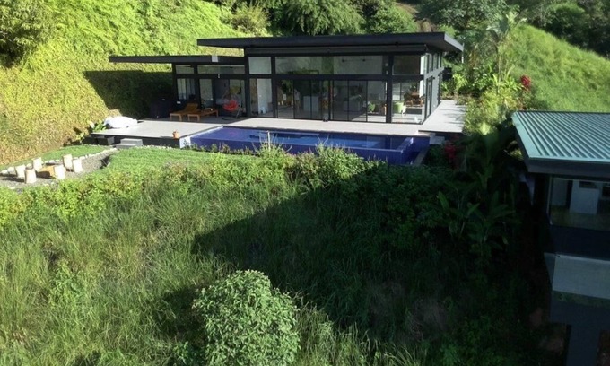 Portalón Casa | Ocean view jungle surf house with 3 casitas, 7 bdrms with AC near Manuel Antonio