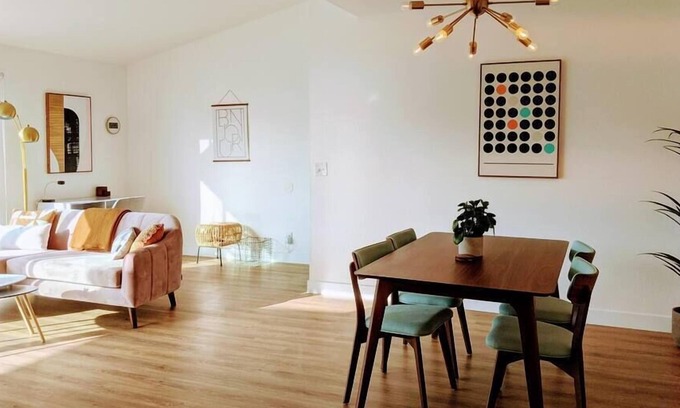 Gas Lamp Section Casa | Luxury Ocean View Townhouse in Manhattan Beach