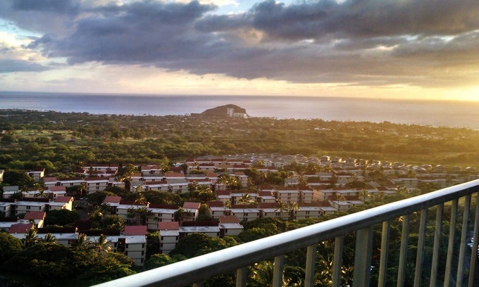 Makaha Condominio | Un dormitorio de vacaciones, recientemente renovado