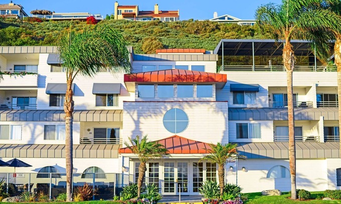 Capistrano Beach Condominio | Ocean view with bbq equipped balcony 1-bedroom condo with AC, in Dana Point