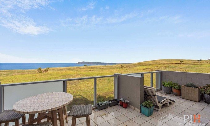 San Remo Apartamento | Ocean Views, 2 Bedroom Apartment