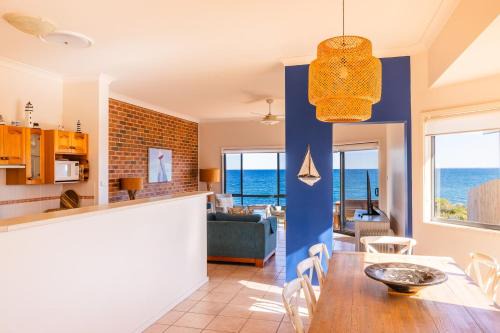 Fishermans Bay Casa | Ocean Views, 4 Ocean Street - Absolute Waterfront Retreat at Fishermans Bay