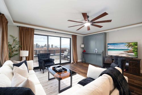 Middletown Casa | Ocean Views and City Oasis House