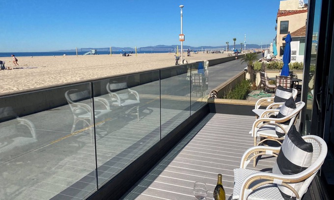 Hermosa Beach Condominio | Ocean Views! Beachfront Deck on Hermosa Strand