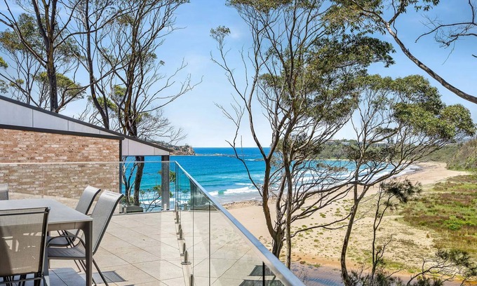 Rosedale Casa | Ocean Views, Steps to Beach & WiFi | Yowani House
